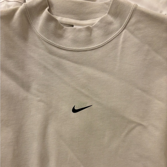 Men’s Nike long sleeve shirt - Picture 2 of 6